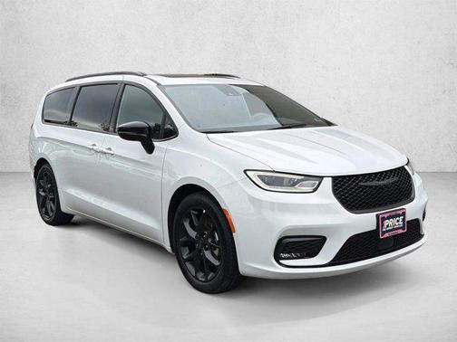 Bright White Clearcoat 2025 Chrysler Pacifica Limited