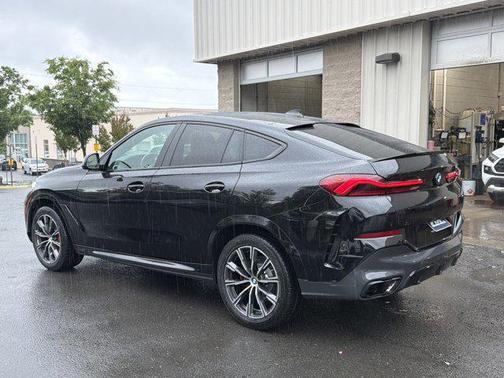 Black Sapphire Metallic 2022 BMW X6 xDrive40i