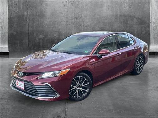 2022 Toyota Camry Hybrid XLE