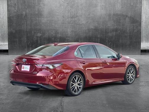2022 Toyota Camry Hybrid XLE