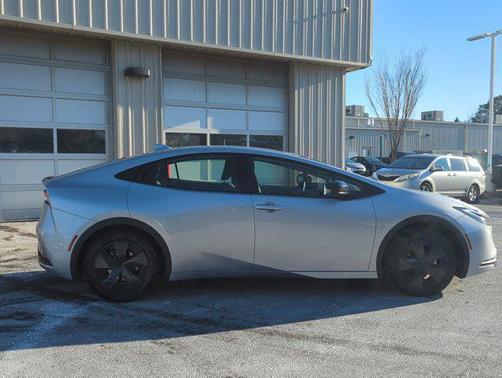 2025 Toyota Prius LE