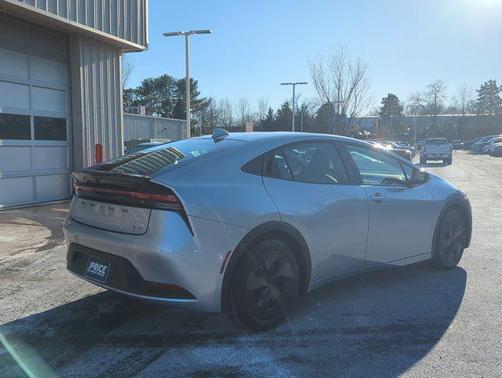 2025 Toyota Prius LE