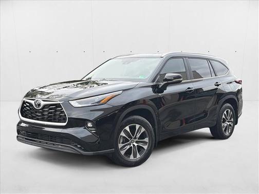 2025 Toyota Highlander XLE