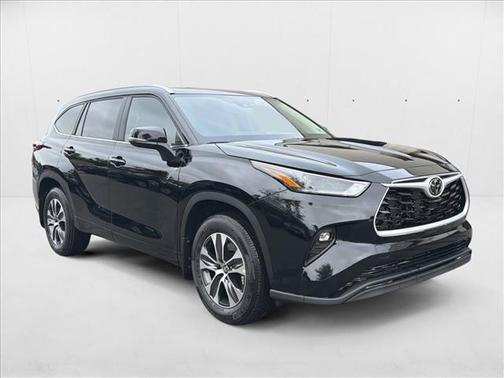 2025 Toyota Highlander XLE