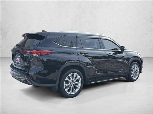 2022 Toyota Highlander Limited