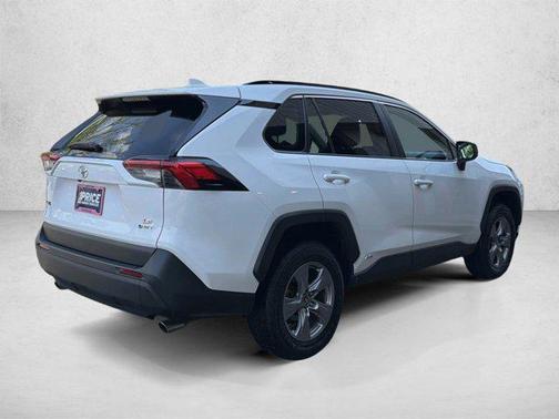 Ice Cap 2025 Toyota RAV4 Hybrid LE