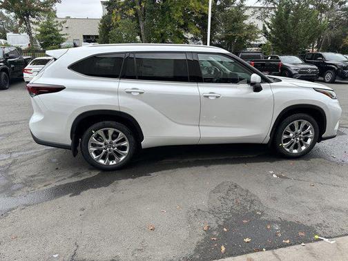 2025 Toyota Highlander Limited