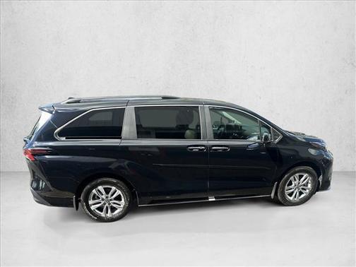 2025 Toyota Sienna XLE 7 Passenger