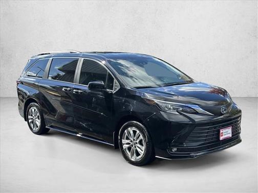 2025 Toyota Sienna XLE 7 Passenger