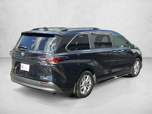 2025 Toyota Sienna XLE 7 Passenger