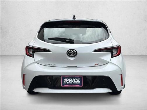 Wind Chill Pearl/Midnight Black Metallic 2025 Toyota Corolla SE