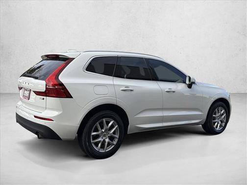 2020 Volvo XC60 T5 Momentum