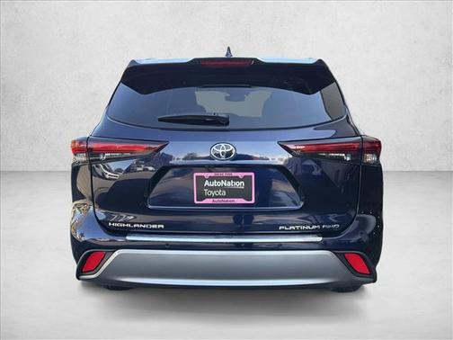 2026 Toyota Highlander Platinum