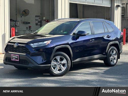 2025 Toyota RAV4 Hybrid XLE