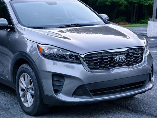 Titanium Silver 2019 Kia Sorento LX