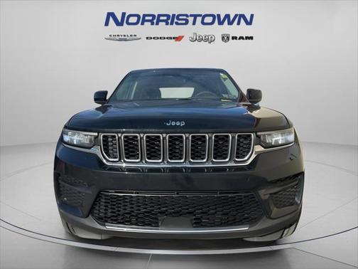 2023 Jeep Grand Cherokee Laredo 4x4