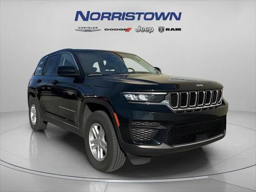 2023 Jeep Grand Cherokee Laredo 4x4