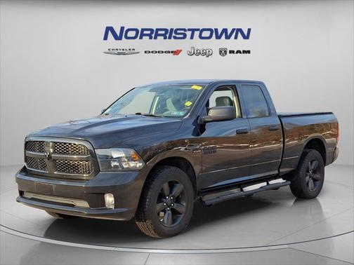 2017 RAM 1500 Express Quad Cab 4x4 64' Box