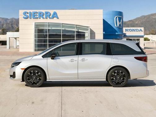Platinum White Pearl 2026 Honda Odyssey Sport-L