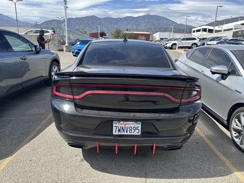 Pitch Black Clearcoat 2017 Dodge Charger SXT