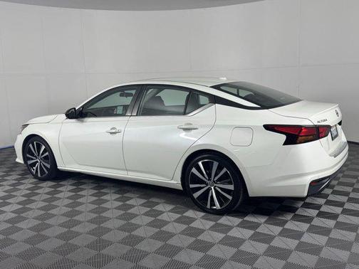 2020 Nissan Altima SR FWD