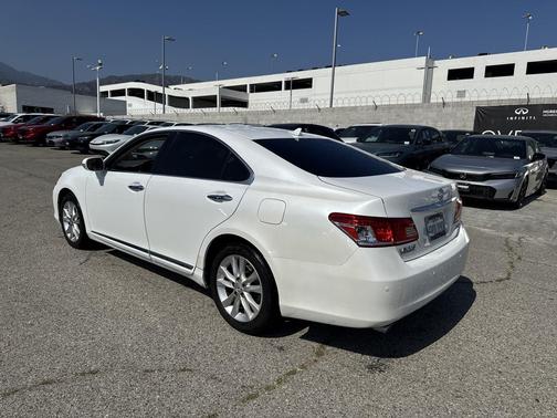 Starfire Pearl 2011 Lexus ES 350 Base