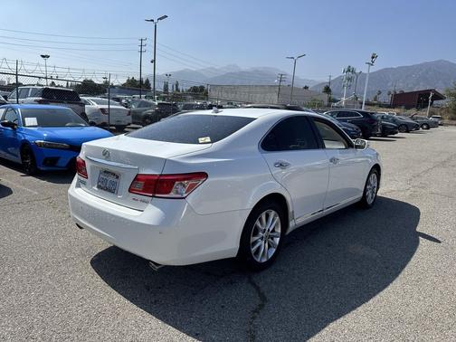 Starfire Pearl 2011 Lexus ES 350 Base