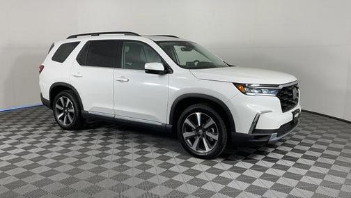 2025 Honda Pilot Touring 8-Passenger