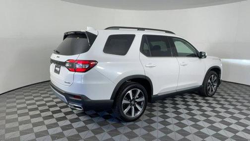 2025 Honda Pilot Touring 8-Passenger