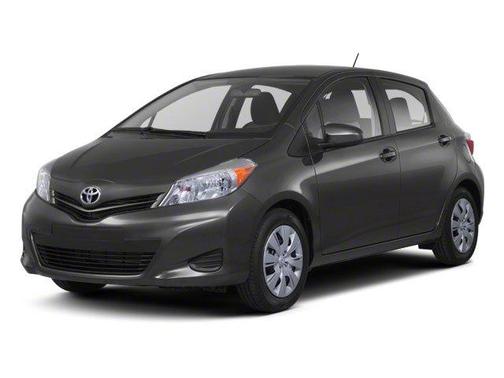 Classic Silver Metallic 2013 Toyota Yaris LE