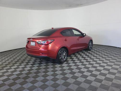 2019 Toyota Yaris Sedan LE