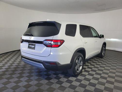 2023 Honda Pilot 2WD EX-L 8 Passenger