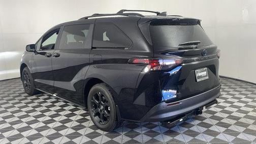 2025 Toyota Sienna Woodland Edition
