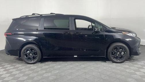 2025 Toyota Sienna Woodland Edition