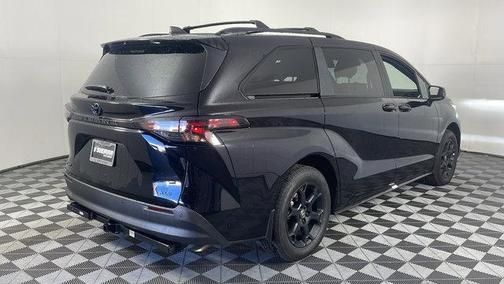 2025 Toyota Sienna Woodland Edition