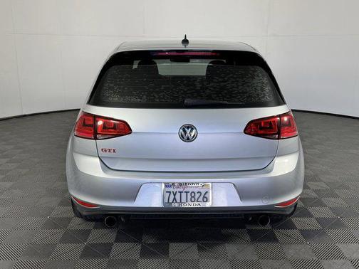 2017 Volkswagen Golf GTI 2.0T S 4-Door