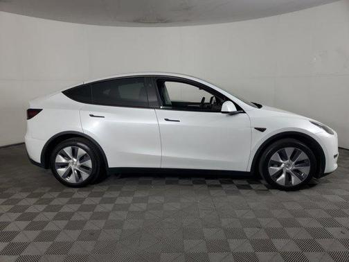 2024 Tesla Model Y Long Range Dual Motor All-Wheel Drive