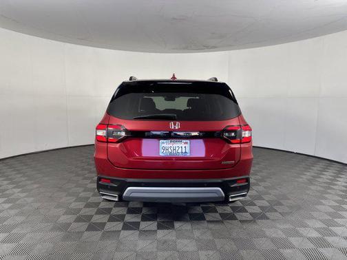 2023 Honda Pilot Touring 8-Passenger