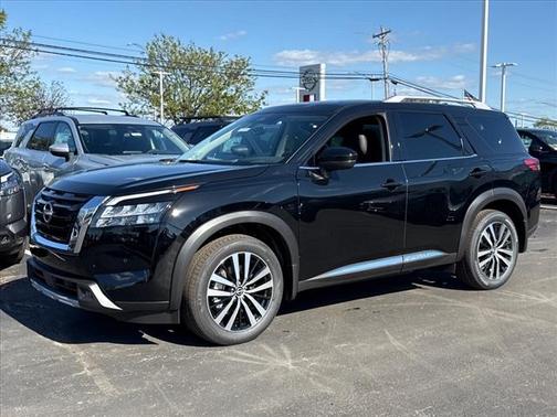 2025 Nissan Pathfinder Platinum 4WD