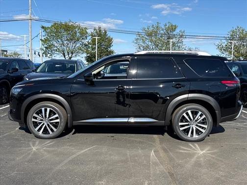 2025 Nissan Pathfinder Platinum 4WD