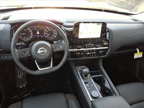 2025 Nissan Pathfinder SL 4WD