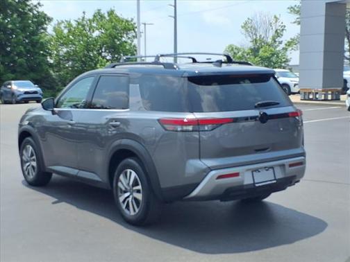 2023 Nissan Pathfinder SL 4WD