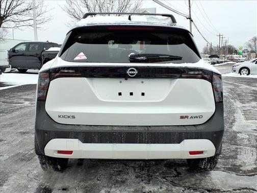 2026 Nissan Kicks SR