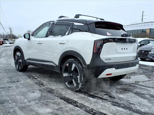 2026 Nissan Kicks SR