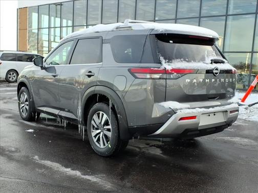 2025 Nissan Pathfinder SL 4WD