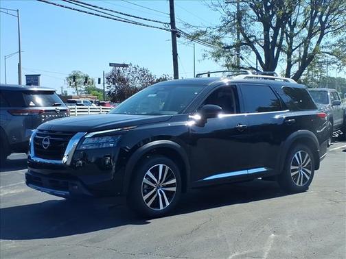 2025 Nissan Pathfinder Platinum FWD