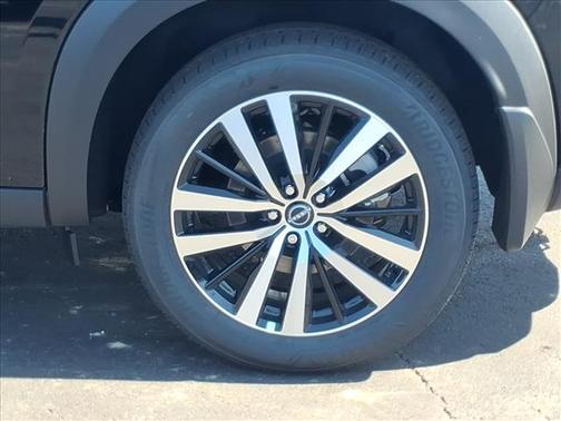 2025 Nissan Pathfinder Platinum FWD
