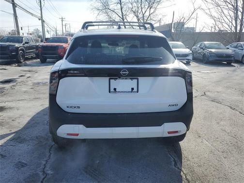 2026 Nissan Kicks SV