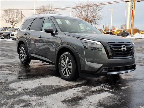 2025 Nissan Pathfinder SL 4WD