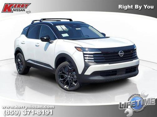 Aspen White Tricoat/Super Black 2026 Nissan Kicks SR